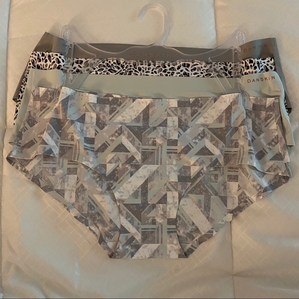 NWT Set of 4 Danskin No-Show Panties